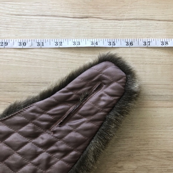 BNWT Banana Republic Faux Fur Shawl - Picture 4 of 4